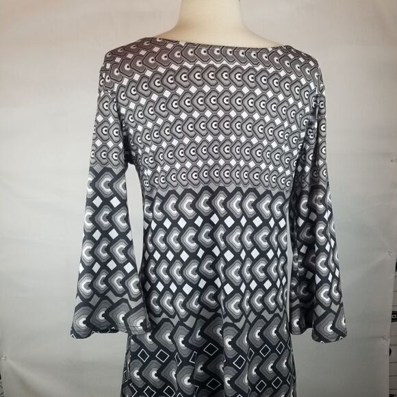 Dress by WHITE MARK COUTURE COLLECTION. SIZE M. BROWN WHITE GEOMETRIC DESIGN - Picture 10 of 16